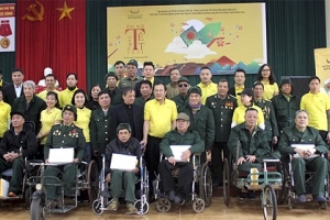 Tập đoàn Mường Thanh thăm hỏi, tặng quà các thương, bệnh binh tại Phú Thọ