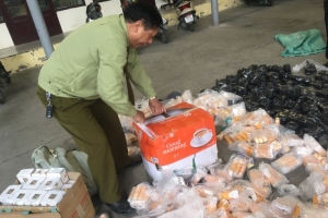 Bắc Ninh: Thu giữ trên 3.500 hộp mỹ phẩm vô chủ tại tầng 4 chung cư Cao Nguyên