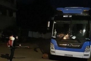 Bắt giữ xe khách chạy trái tuyến chở người từ vùng dịch về Nghệ An