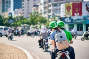 Đi lại ngày Tết, xe ôm công nghệ thu thêm phí từ 5.000 - 15.000 đồng/chuyến