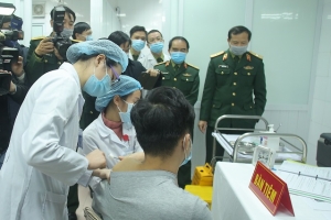Chạy đua để người dân sớm được tiêm vaccine phòng Covid-19