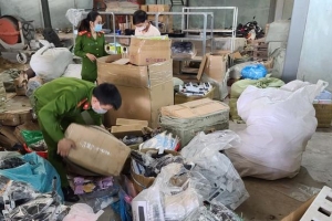 Đà Nẵng: Triệt xóa tổng kho hàng lậu lên đến hơn 2.000 sản phẩm