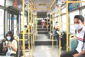 Hà Nội: Từ 0 giờ ngày 8/3, ngừng giãn cách trên các phương tiện công cộng