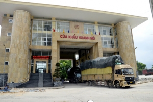 Quảng Ninh: Cửa khẩu Hoành Mô hoạt động thương mại sôi động trở lại