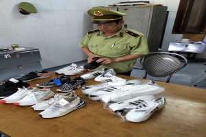 Lực lượng Quản lý thị trường tăng cường kiểm tra chống hàng giả