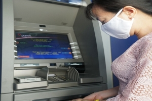 Bảo hiểm xã hội TP.HCM: Tiếp tục đẩy mạnh chi trả chế độ qua phương tiện thanh toán không dùng tiền mặt