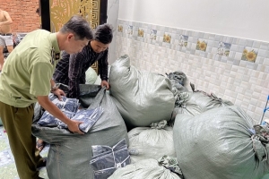 Thu giữ gần 5.000 chiếc áo thun giả mạo nhãn hiệu tại TP.HCM