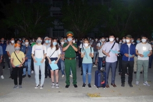Bạc Liêu: Trao giấy chứng nhận hoàn thành cách ly cho 375 công dân Việt Nam về từ Hàn Quốc