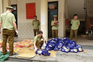 Hà Giang: Phát hiện nửa tấn thực phẩm nhập lậu