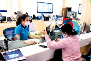 Ngân hàng miễn, giảm lãi suất hỗ trợ khách hàng chịu ảnh hưởng dịch Covid-19