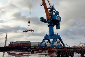 Cảng quốc tế Lào - Việt đón chuyến tàu container đầu tiên