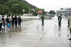 Cao Bằng: Trao trả 10 công dân Trung Quốc nhập cảnh trái phép vào Việt Nam