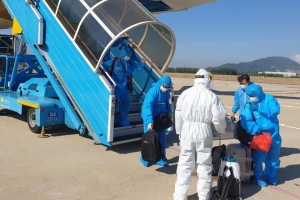Tăng cường quản lý các chuyến bay đưa người nhập cảnh Việt Nam
