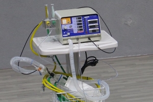 Tập đoàn Giáo dục Văn Lang vận chuyển cấp tốc 100 máy thở tiếp ứng cho nước Lào chống Covid-19
