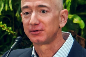 Jeffrey Preston Bezos: Tỷ phú giàu nhất hành tinh