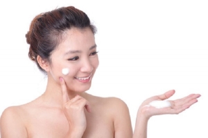 Thu hồi sản phẩm “kem dưỡng trắng da chống nhăn” do chứa chất cấm