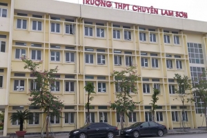 Thanh Hóa: 12 học sinh Trường THPT chuyên Lam Sơn được tuyển thẳng đại học