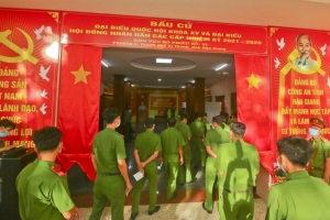 Hậu Giang tổ chức bầu cử sớm cho lực lượng công an, quân đội