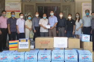 Thừa Thiên Huế: Hiệp hội Doanh nghiệp thăm, tặng quà các "chốt" kiểm tra y tế