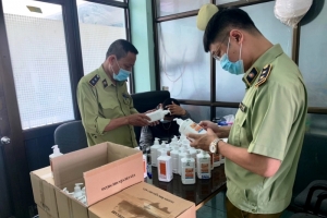 Phát hiện lô dung dịch sát khuẩn rửa tay giả