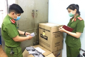 HuyệnThăng Bình (Quảng Nam): Tiêu hủy 10 nghìn khẩu trang y tế không rõ nguồn gốc