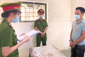 Đà Nẵng: Khởi tố tài xế nhốt CSGT trên xe khách rồi tông trạm kiểm soát kiểm dịch Covid-19