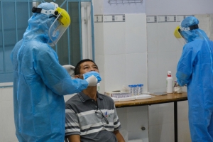 Bộ Y tế yêu cầu các phòng khám, nhà thuốc sàng lọc kỹ các trường hợp nghi mắc COVID-19
