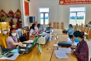 Ngành ngân hàng tiếp tục tháo gỡ khó khăn cho người vay vốn