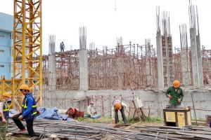 Giá thép tăng phi mã, nhiều doanh nghiệp tính tăng giá nhà
