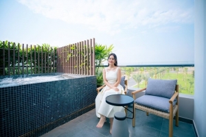 Ca sĩ Phạm Quỳnh Anh chia sẻ cách tìm kiếm niềm vui khi ở nhà thời dịch