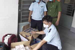 Đồng Tháp: Thu giữ 1.700 bao thuốc lá nhập lậu