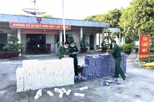 Thu giữ 9.000 gói thuốc lá ngoại nhập lậu ở bờ sông Cái Cỏ
