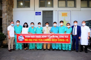 Đoàn Thầy thuốc Bệnh viện Trung ương Huế lên đường vào hỗ trợ Phú Yên chống dịch