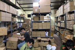 Thông tin về việc phát hiện kho hàng mỹ phẩm “khủng” nghi giả mạo các nhãn hiệu nổi tiếng