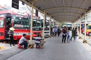 Hà Nội: Tạm dừng vận tải hành khách đến 14 tỉnh, thành phố