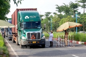 Bộ Công Thương: Đề nghị phân luồng “ưu tiên đặc biệt” cho xe chở hàng hóa vào vùng dịch