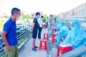 Phát hiện xe khách chở người từ vùng dịch về quê