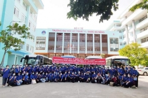 90 giảng viên, sinh viên Trường Đại học Kỹ thuật Y - Dược Đà Nẵng lên đường hỗ trợ TP.HCM