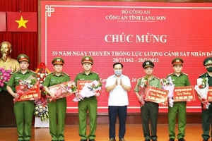Lạng Sơn: Trao thưởng nóng các lực lượng chức năng triệt phá thành công 2 vụ án lớn