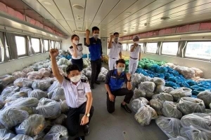 TP. HCM: Tiếp nhận 25 tấn rau, củ quả ủng hộ bằng tàu cao tốc