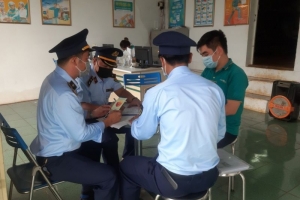 Gia Lai: Cục QLTT tuyên tuyền pháp luật tại 5 đại lý chuyển phát nhanh trên địa bàn quản lý