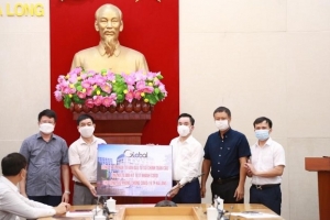Công ty CP Tư vấn Đầu tư tài chính Toàn Cầu: Trao tặng TP. Hạ Long 20.000 bộ kit xét nghiệm nhanh Covid-19