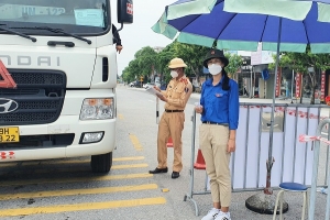 Hải Dương: Không kể ngày hay đêm, cán bộ chiến sĩ vẫn bám chốt
