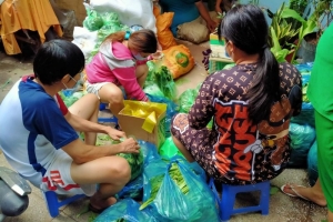 Vùng dịch TP Hồ Chí Minh - Bình Dương đón những chuyến xe yêu thương chở 113 tấn nông sản từ Bình Phước