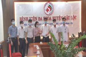 Hậu Lộc (Thanh Hóa): Lãnh đạo huyện thăm, tặng quà động viên tuyến đầu chống dịch Covid- 19 trên địa bàn