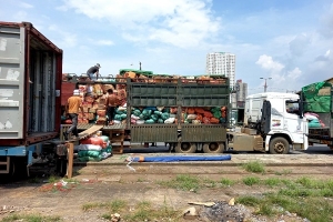 105 tấn hàng hóa, nông sản chạy tàu đêm vào Nam hỗ trợ người dân vùng dịch