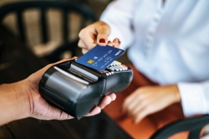Giảm 50% phí giao dịch thanh toán điện tử liên ngân hàng
