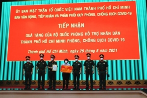 Bộ Quốc phòng tặng Nhân dân TP.HCM 4.000 tấn gạo, 100.000 suất quà, trong đó MB vinh dự góp tặng 4.000 tấn gạo