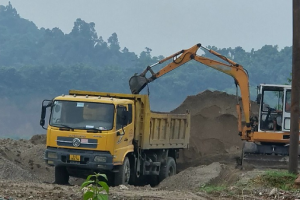 Lào Cai xử phạt 4 doanh nghiệp và hợp tác xã vi phạm khai thác cát trên sông Hồng
