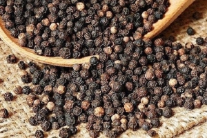 Giá tiêu ngày 30/8: Giảm nhẹ, thấp nhất 74.500 đồng/kg